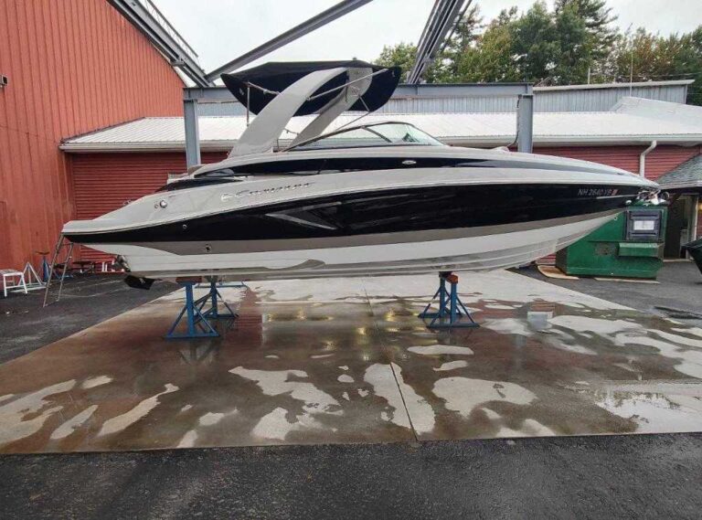 2023 Crownline 270 SS - Arch - JUST REDUCED!!! US-KIS88960F223 [photo 1]